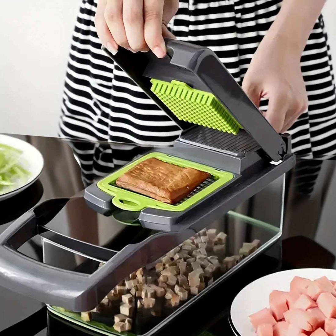 16 Multifunctional vegetable cutting artifact Kitchen household shredding potato shredding dicer wiping radish planer slicer